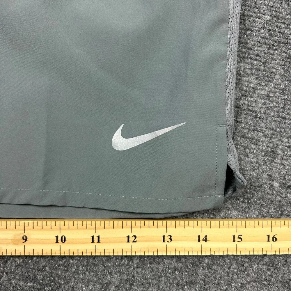 Nike Challenger Shorts Mens XXL Grey 5